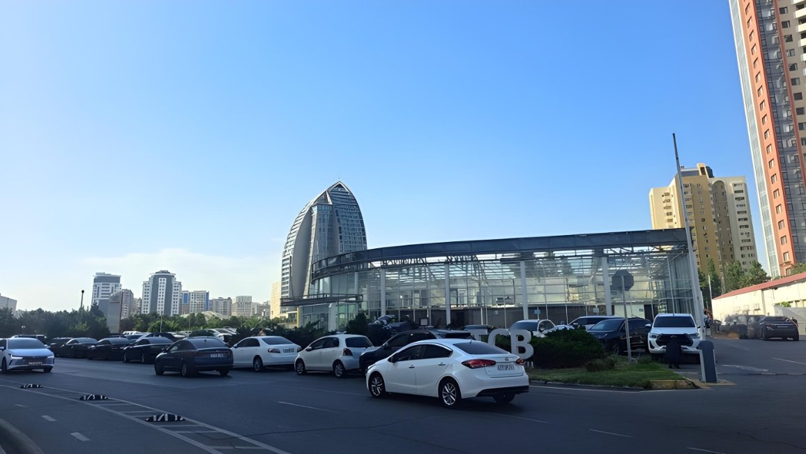 Toyota Bakı Mərkəzinin əsas binası müvəqqəti olaraq təmir işlərinə dayanıb