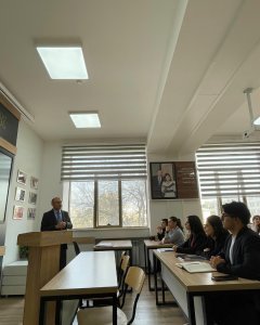 Toyota Bakı Mərkəzi “Let’s Go Beyond” konsepsiyası çərçivəsində Bakı Dövlət Universitetində tanışlıq seminarı keçirib
